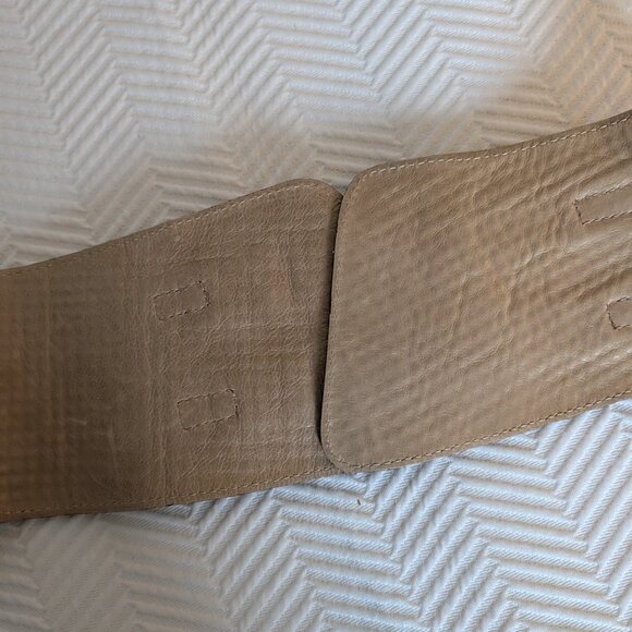 Elegant Tan Waist Belt - Picture 10 of 10